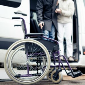 Estudiar el curso de monitor de transporte te preparará para acompañar personas con diversidad funcional